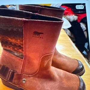 Sorel Women’s Brown and Multi Coloured Winter Boots